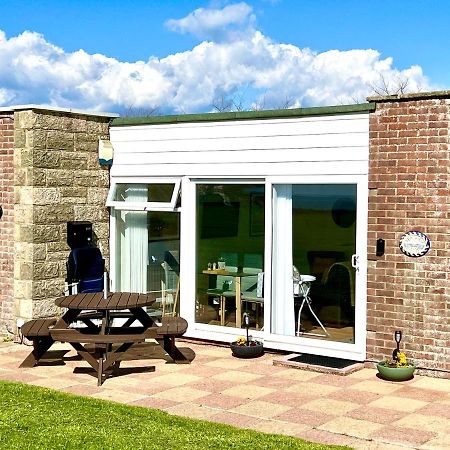 Seaview Self-Catering Coastal Bungalow In Rural West Wight Freshwater Exteriör bild
