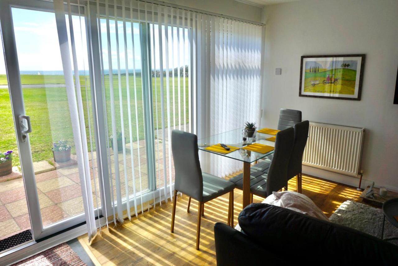 Seaview Self-Catering Coastal Bungalow In Rural West Wight Freshwater Exteriör bild
