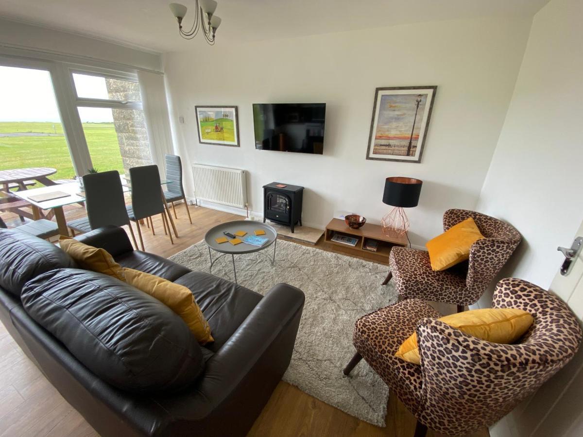 Seaview Self-Catering Coastal Bungalow In Rural West Wight Freshwater Exteriör bild