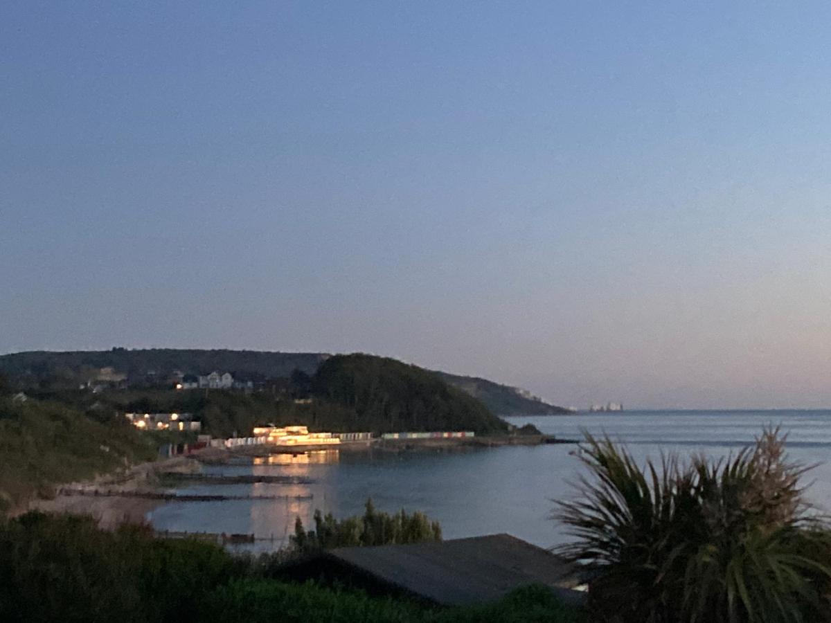 Seaview Self-Catering Coastal Bungalow In Rural West Wight Freshwater Exteriör bild
