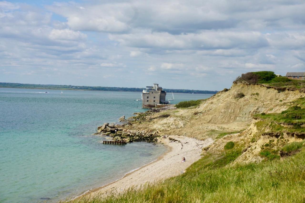 Seaview Self-Catering Coastal Bungalow In Rural West Wight Freshwater Exteriör bild