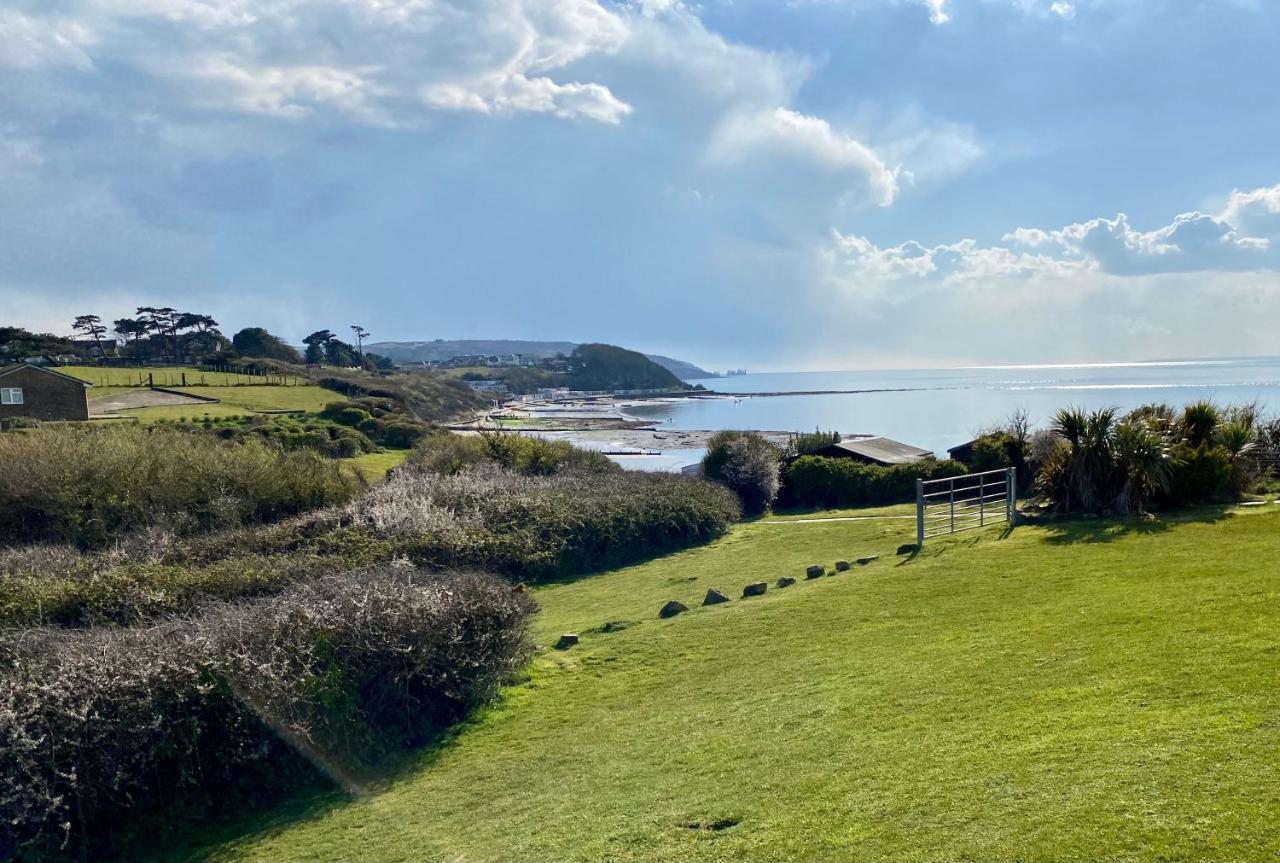 Seaview Self-Catering Coastal Bungalow In Rural West Wight Freshwater Exteriör bild